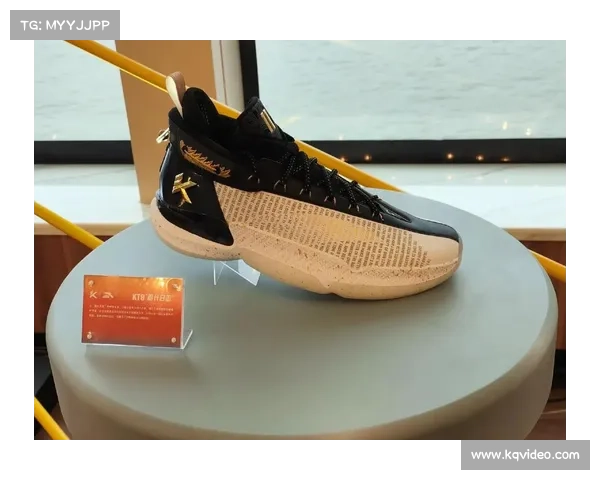 克莱·汤普森与安踏签下终身合约创商业里程碑 克莱·汤普森与安踏签下终身合约创商业里程碑